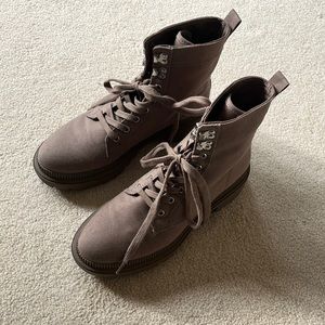 Canvas boots